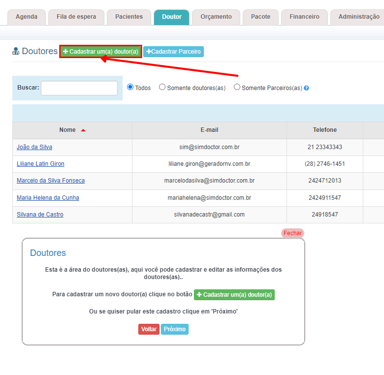 Parte da seção 'Doutores' e botão 'Cadastrar um(a) doutor(a)' contornado em vermelho